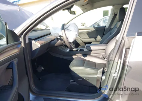 2024 Tesla Model Y Long Range Dual Motor All-Wheel Drive из США, поврежденный, VIN 7SAYGAEE4RF115761